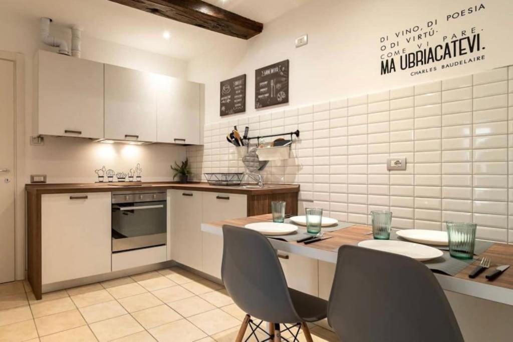 Appartamento Mia. Centro Storico Luino Εξωτερικό φωτογραφία